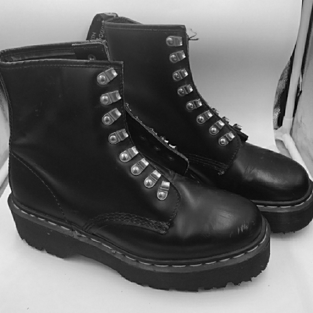 Steel Toe Doc Martens US M/8 W/10